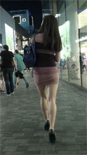 客户想睡女销售保险