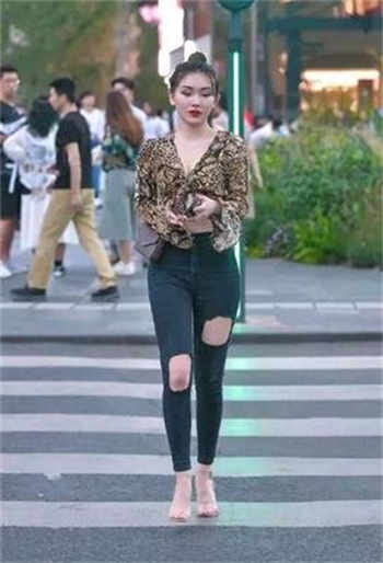 恋子情节有什么表现