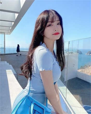 郑靓歆是男是女