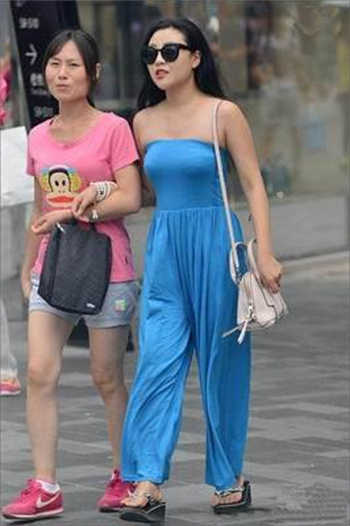 麻豆女主角小腿纹身