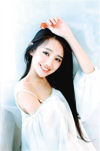 高度近视的迷糊女友小妍