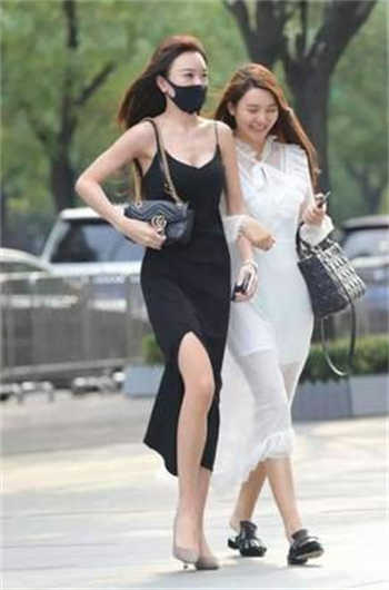莉莉卡奥特曼与怪兽