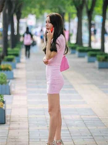 快手有个跳舞的女的
