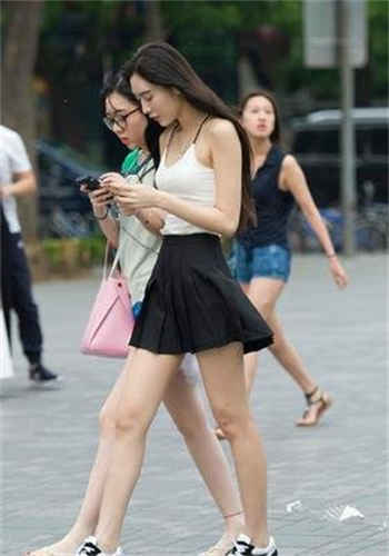 洛天依黑色丝绸旗袍