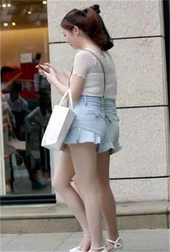 抖音跳舞的那个微胖女