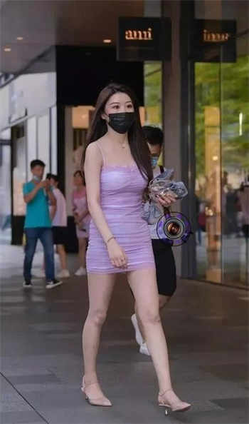 我是女王脚下一条贱狗