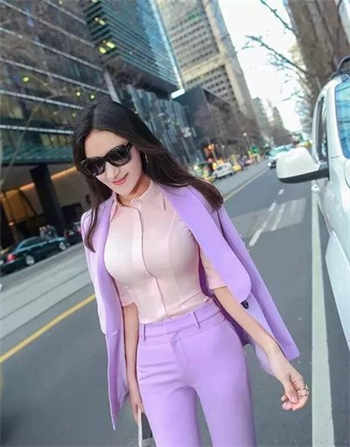 妈妈在戴面具私人俱乐部