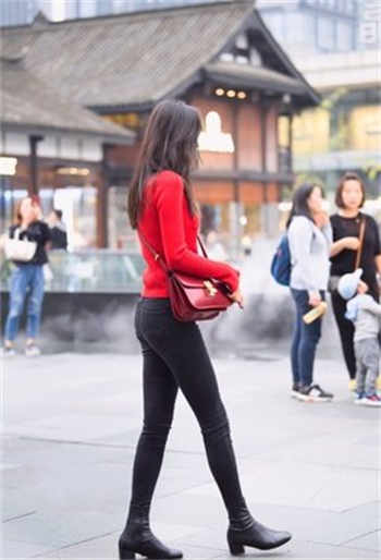 rapper尔晴没吃饱视频